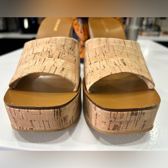 Veronica Beard Tan Cork Mules with Square Toe and Minimalist Design , Size 9.5 - Picture 3 of 8